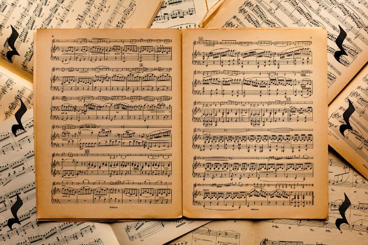 imagen de El silencio de negra y su papel en una partitura musical